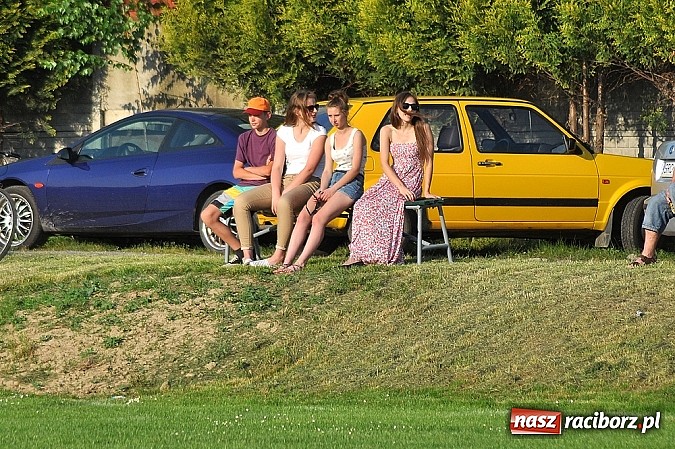 Zdjęcie w galerii na portalu naszraciborz.pl: Emocje do ostatnich minut. Trzy punkty zostały w Pawłowie wiadomości z regionu