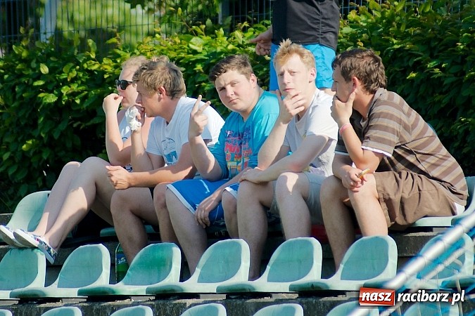 Zdjęcie w galerii na portalu naszraciborz.pl: Festiwal niewykorzystanych karnych przy Tuwima. Zameczek pokonał Ocice wiadomości z regionu