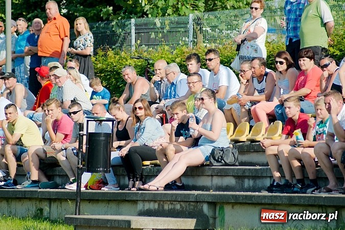 Zdjęcie w galerii na portalu naszraciborz.pl: Festiwal niewykorzystanych karnych przy Tuwima. Zameczek pokonał Ocice wiadomości z regionu