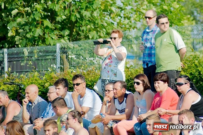 Zdjęcie w galerii na portalu naszraciborz.pl: Festiwal niewykorzystanych karnych przy Tuwima. Zameczek pokonał Ocice wiadomości z regionu