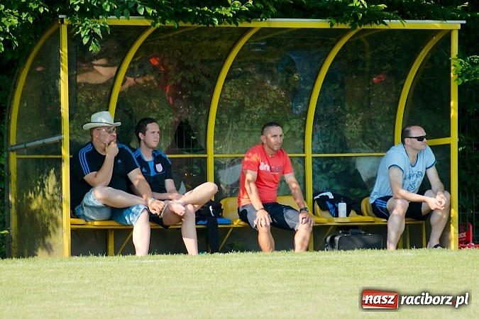 Zdjęcie w galerii na portalu naszraciborz.pl: Festiwal niewykorzystanych karnych przy Tuwima. Zameczek pokonał Ocice wiadomości z regionu