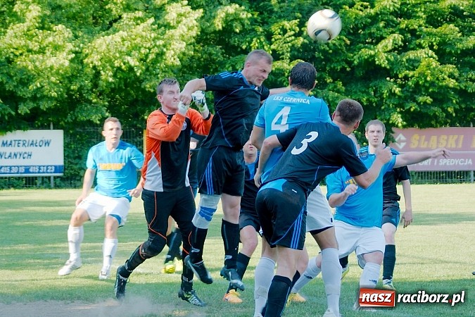 Zdjęcie w galerii na portalu naszraciborz.pl: Festiwal niewykorzystanych karnych przy Tuwima. Zameczek pokonał Ocice wiadomości z regionu