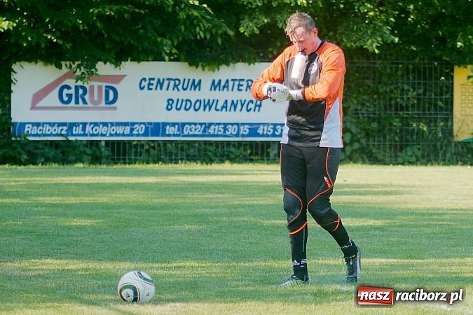 Zdjęcie w galerii na portalu naszraciborz.pl: Festiwal niewykorzystanych karnych przy Tuwima. Zameczek pokonał Ocice wiadomości z regionu