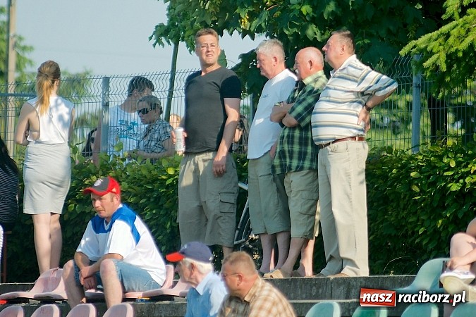 Zdjęcie w galerii na portalu naszraciborz.pl: Festiwal niewykorzystanych karnych przy Tuwima. Zameczek pokonał Ocice wiadomości z regionu