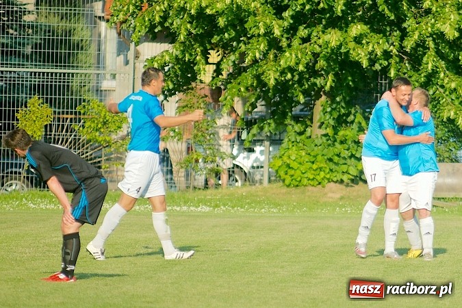 Zdjęcie w galerii na portalu naszraciborz.pl: Festiwal niewykorzystanych karnych przy Tuwima. Zameczek pokonał Ocice wiadomości z regionu