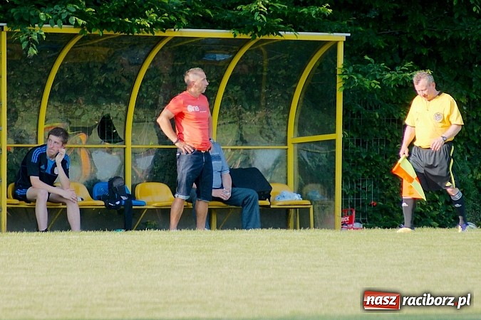 Zdjęcie w galerii na portalu naszraciborz.pl: Festiwal niewykorzystanych karnych przy Tuwima. Zameczek pokonał Ocice wiadomości z regionu