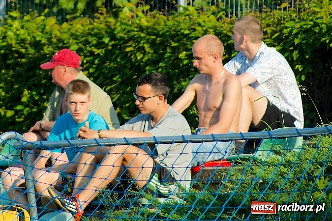 Zdjęcie w galerii na portalu naszraciborz.pl: Festiwal niewykorzystanych karnych przy Tuwima. Zameczek pokonał Ocice wiadomości z regionu