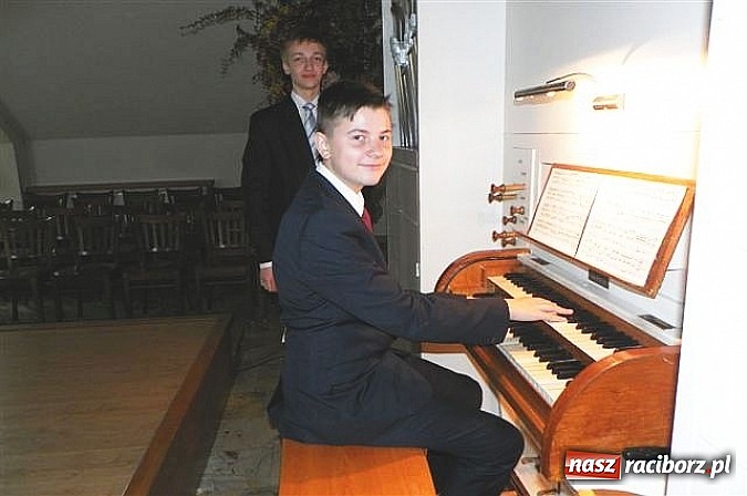 Zdjęcie w galerii na portalu naszraciborz.pl: Mariusz Wycisk oraz Marcin Knura laureatami konkursu organowego wiadomości z regionu