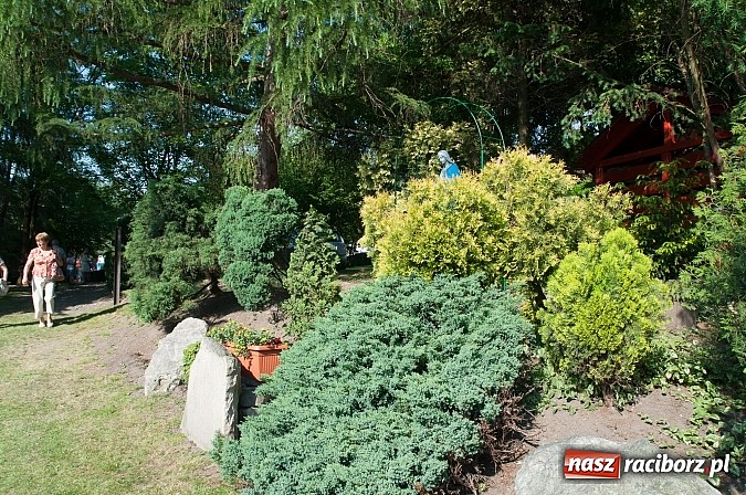 Zdjęcie w galerii na portalu naszraciborz.pl: Jest grochówka, kawa i ciasto - nie warto wyjeżdżać na miasto. I od wielkiego święta - zagrała orkiestra dęta wiadomości z regionu