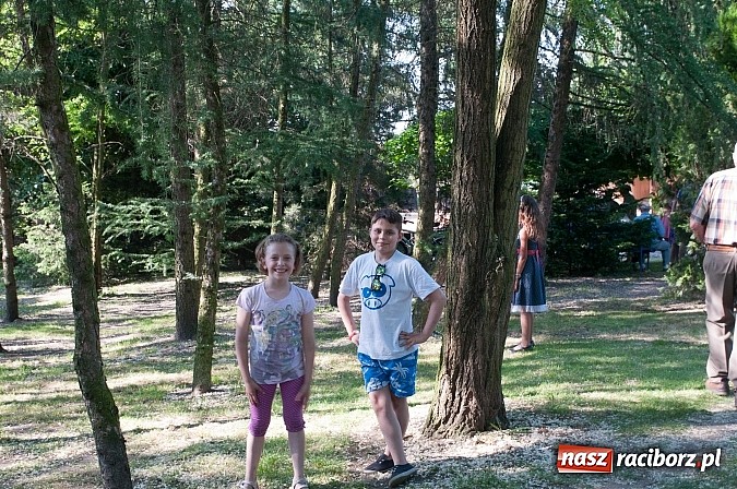 Zdjęcie w galerii na portalu naszraciborz.pl: Jest grochówka, kawa i ciasto - nie warto wyjeżdżać na miasto. I od wielkiego święta - zagrała orkiestra dęta wiadomości z regionu