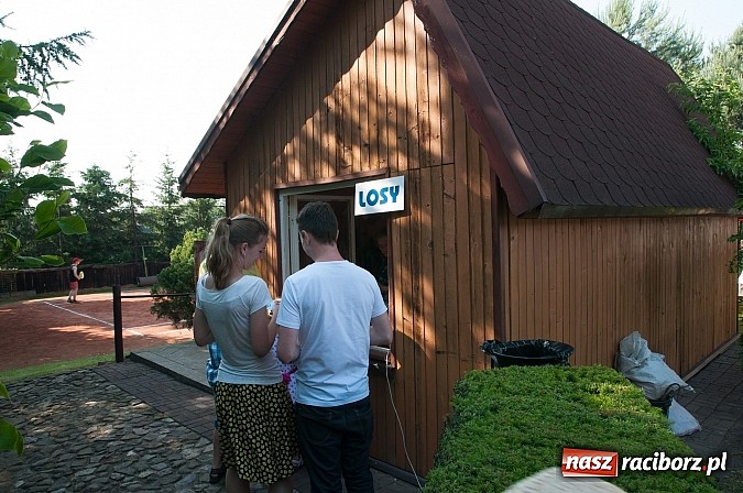 Zdjęcie w galerii na portalu naszraciborz.pl: Jest grochówka, kawa i ciasto - nie warto wyjeżdżać na miasto. I od wielkiego święta - zagrała orkiestra dęta wiadomości z regionu