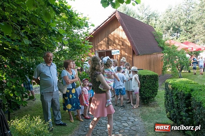 Zdjęcie w galerii na portalu naszraciborz.pl: Jest grochówka, kawa i ciasto - nie warto wyjeżdżać na miasto. I od wielkiego święta - zagrała orkiestra dęta wiadomości z regionu
