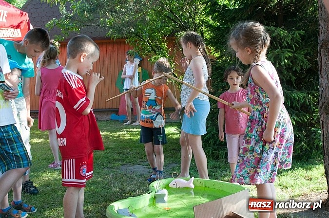 Zdjęcie w galerii na portalu naszraciborz.pl: Jest grochówka, kawa i ciasto - nie warto wyjeżdżać na miasto. I od wielkiego święta - zagrała orkiestra dęta wiadomości z regionu