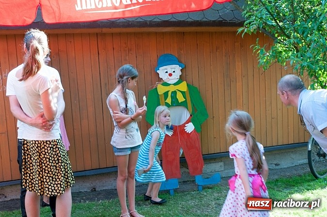 Zdjęcie w galerii na portalu naszraciborz.pl: Jest grochówka, kawa i ciasto - nie warto wyjeżdżać na miasto. I od wielkiego święta - zagrała orkiestra dęta wiadomości z regionu