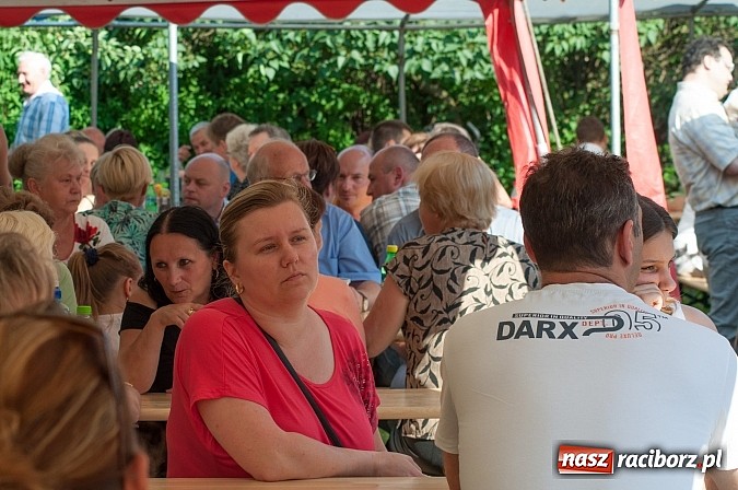 Zdjęcie w galerii na portalu naszraciborz.pl: Jest grochówka, kawa i ciasto - nie warto wyjeżdżać na miasto. I od wielkiego święta - zagrała orkiestra dęta wiadomości z regionu