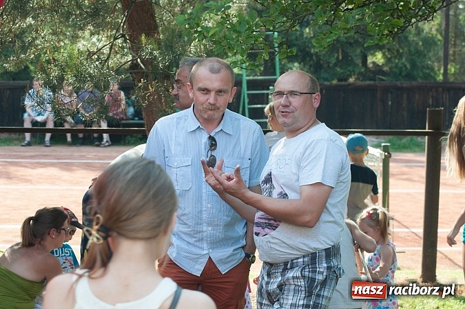 Zdjęcie w galerii na portalu naszraciborz.pl: Jest grochówka, kawa i ciasto - nie warto wyjeżdżać na miasto. I od wielkiego święta - zagrała orkiestra dęta wiadomości z regionu