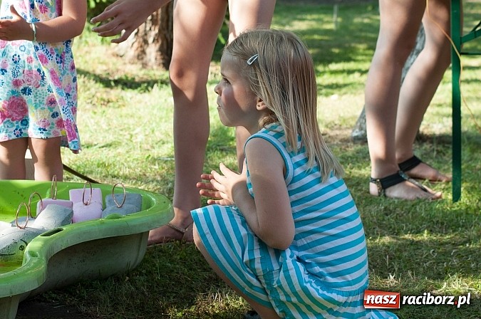 Zdjęcie w galerii na portalu naszraciborz.pl: Jest grochówka, kawa i ciasto - nie warto wyjeżdżać na miasto. I od wielkiego święta - zagrała orkiestra dęta wiadomości z regionu