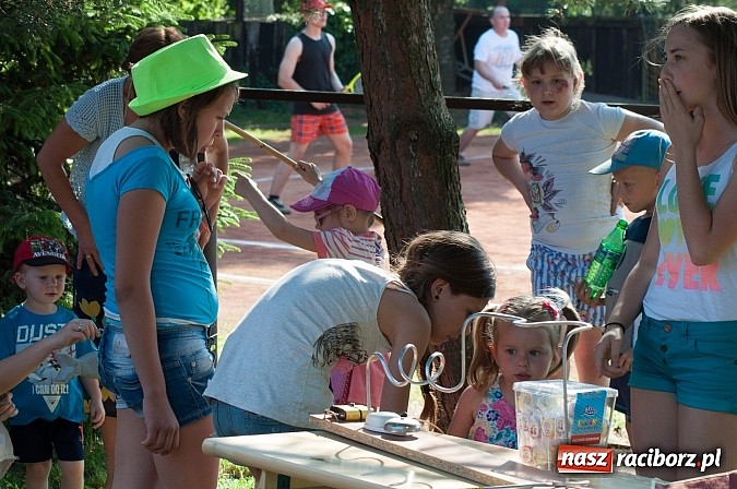 Zdjęcie w galerii na portalu naszraciborz.pl: Jest grochówka, kawa i ciasto - nie warto wyjeżdżać na miasto. I od wielkiego święta - zagrała orkiestra dęta wiadomości z regionu