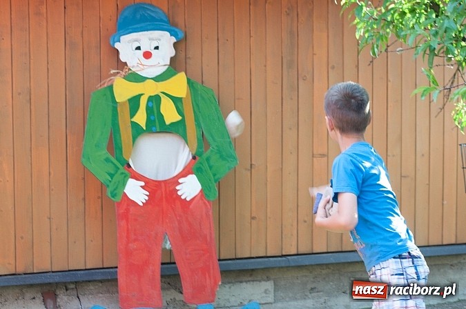 Zdjęcie w galerii na portalu naszraciborz.pl: Jest grochówka, kawa i ciasto - nie warto wyjeżdżać na miasto. I od wielkiego święta - zagrała orkiestra dęta wiadomości z regionu