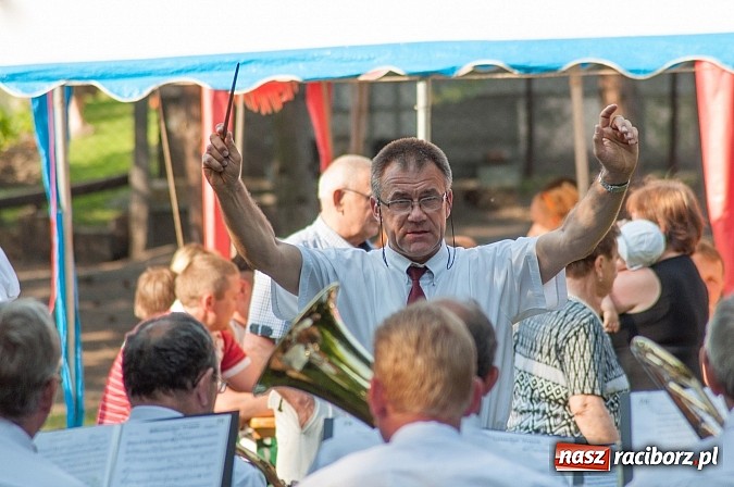 Zdjęcie w galerii na portalu naszraciborz.pl: Jest grochówka, kawa i ciasto - nie warto wyjeżdżać na miasto. I od wielkiego święta - zagrała orkiestra dęta wiadomości z regionu