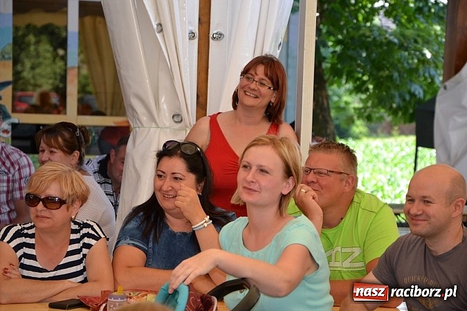 Zdjęcie w galerii na portalu naszraciborz.pl: Czerwony Kapturek, wilk, babcia i gajowy na festynie w Krzyżanowicach  wiadomości z regionu