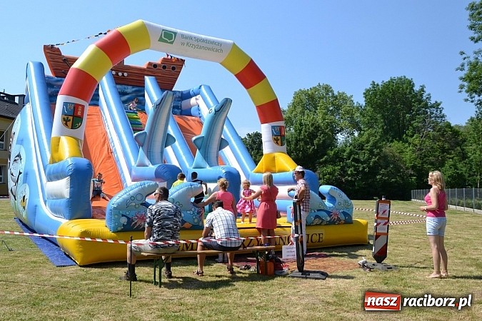 Zdjęcie w galerii na portalu naszraciborz.pl: Czerwony Kapturek, wilk, babcia i gajowy na festynie w Krzyżanowicach  wiadomości z regionu