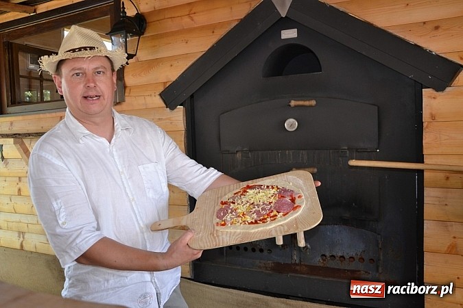 Zdjęcie w galerii na portalu naszraciborz.pl: Czerwony Kapturek, wilk, babcia i gajowy na festynie w Krzyżanowicach  wiadomości z regionu