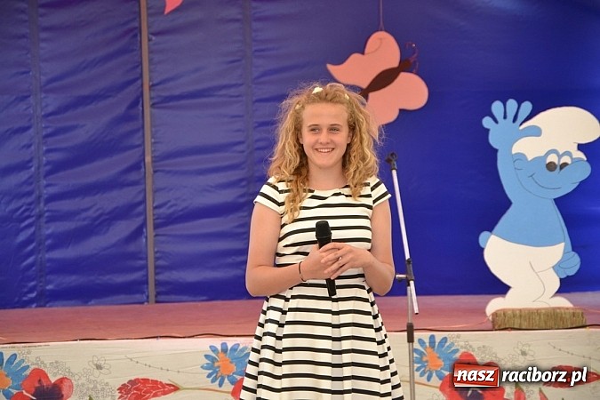 Zdjęcie w galerii na portalu naszraciborz.pl: Czerwony Kapturek, wilk, babcia i gajowy na festynie w Krzyżanowicach  wiadomości z regionu