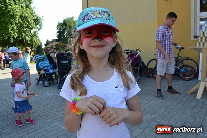 Zdjęcie w galerii na portalu naszraciborz.pl: Czerwony Kapturek, wilk, babcia i gajowy na festynie w Krzyżanowicach  wiadomości z regionu