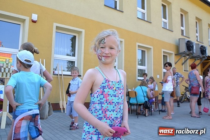 Zdjęcie w galerii na portalu naszraciborz.pl: Czerwony Kapturek, wilk, babcia i gajowy na festynie w Krzyżanowicach  wiadomości z regionu
