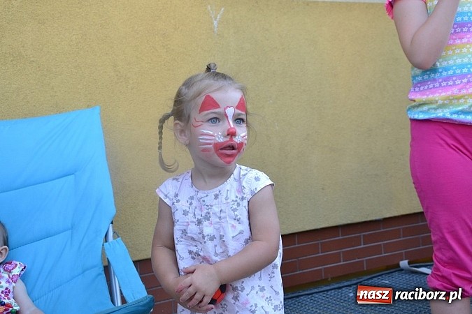 Zdjęcie w galerii na portalu naszraciborz.pl: Czerwony Kapturek, wilk, babcia i gajowy na festynie w Krzyżanowicach  wiadomości z regionu