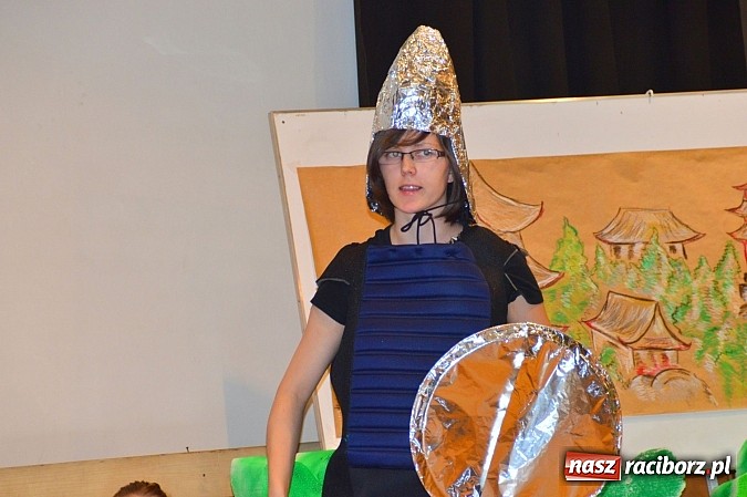 Zdjęcie w galerii na portalu naszraciborz.pl: Teatrzyk po śląsku oraz gry i zabawy dla dzieci w PWSZ wiadomości z regionu