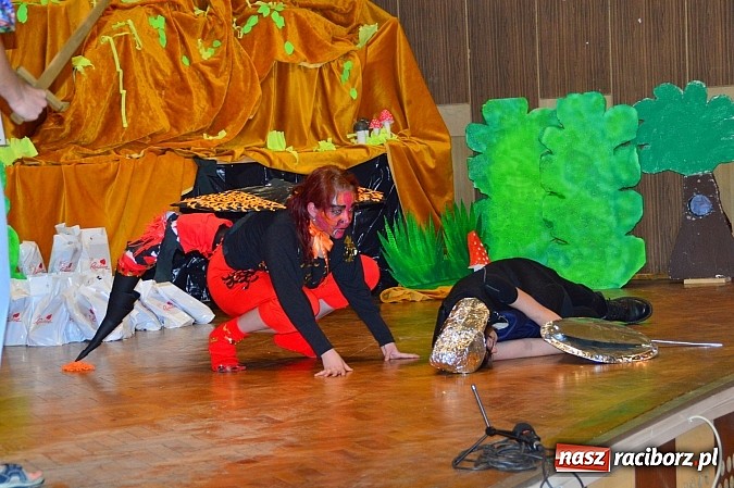 Zdjęcie w galerii na portalu naszraciborz.pl: Teatrzyk po śląsku oraz gry i zabawy dla dzieci w PWSZ wiadomości z regionu