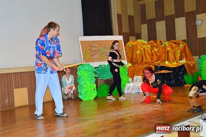 Zdjęcie w galerii na portalu naszraciborz.pl: Teatrzyk po śląsku oraz gry i zabawy dla dzieci w PWSZ wiadomości z regionu