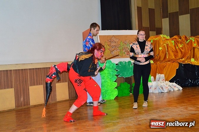 Zdjęcie w galerii na portalu naszraciborz.pl: Teatrzyk po śląsku oraz gry i zabawy dla dzieci w PWSZ wiadomości z regionu