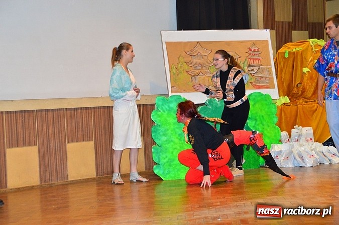 Zdjęcie w galerii na portalu naszraciborz.pl: Teatrzyk po śląsku oraz gry i zabawy dla dzieci w PWSZ wiadomości z regionu