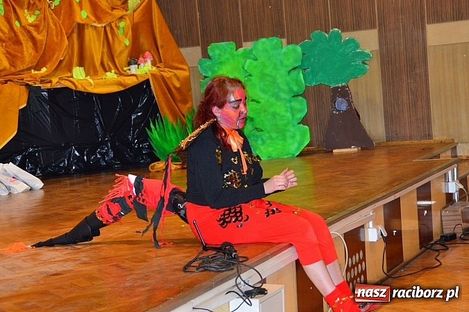 Zdjęcie w galerii na portalu naszraciborz.pl: Teatrzyk po śląsku oraz gry i zabawy dla dzieci w PWSZ wiadomości z regionu