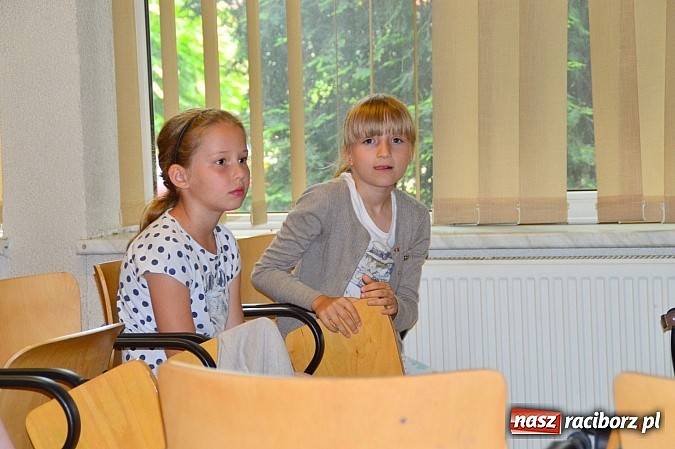 Zdjęcie w galerii na portalu naszraciborz.pl: Teatrzyk po śląsku oraz gry i zabawy dla dzieci w PWSZ wiadomości z regionu