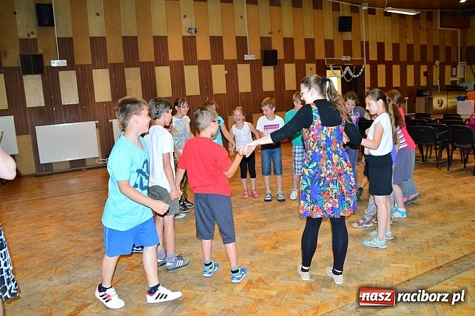 Zdjęcie w galerii na portalu naszraciborz.pl: Teatrzyk po śląsku oraz gry i zabawy dla dzieci w PWSZ wiadomości z regionu