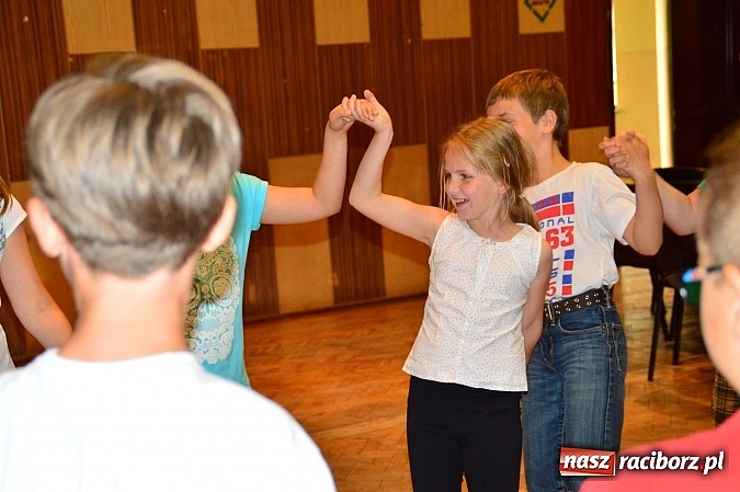 Zdjęcie w galerii na portalu naszraciborz.pl: Teatrzyk po śląsku oraz gry i zabawy dla dzieci w PWSZ wiadomości z regionu