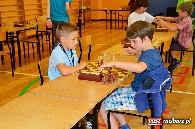 Zdjęcie w galerii na portalu naszraciborz.pl: Międzyszkolny Turniej Szachowy dla uczniów podstawówki wiadomości z regionu