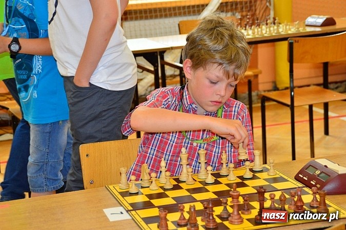 Zdjęcie w galerii na portalu naszraciborz.pl: Międzyszkolny Turniej Szachowy dla uczniów podstawówki wiadomości z regionu