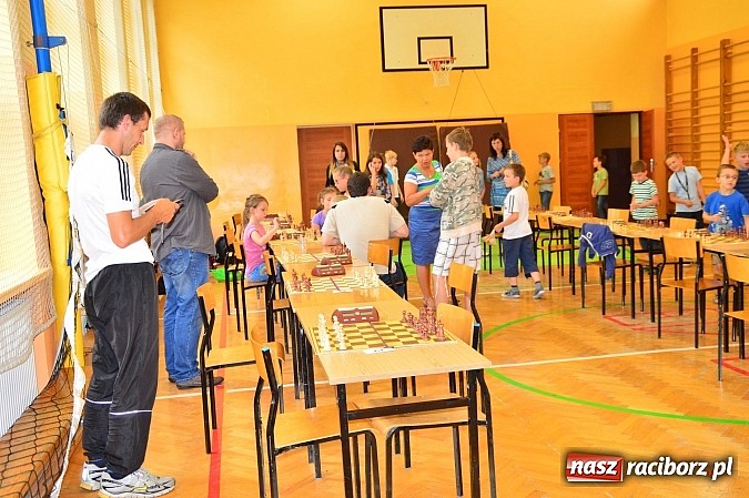 Zdjęcie w galerii na portalu naszraciborz.pl: Międzyszkolny Turniej Szachowy dla uczniów podstawówki wiadomości z regionu