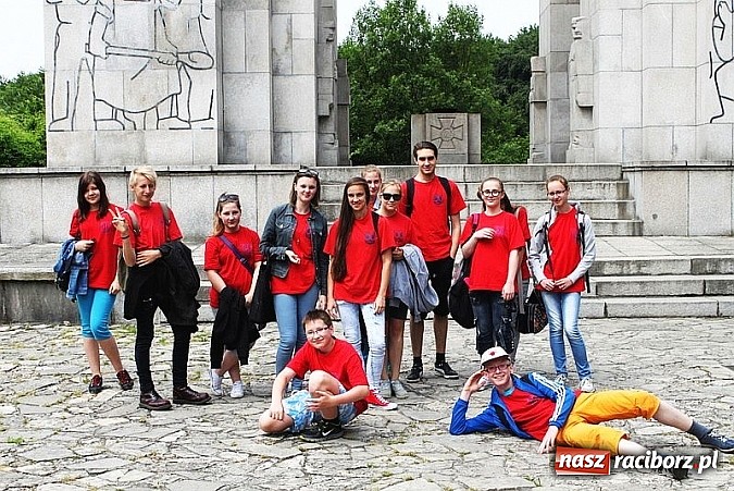 Zdjęcie w galerii na portalu naszraciborz.pl: Uczniowie z Piątki na zlocie szkół im. Jana Pawła II   wiadomości z regionu