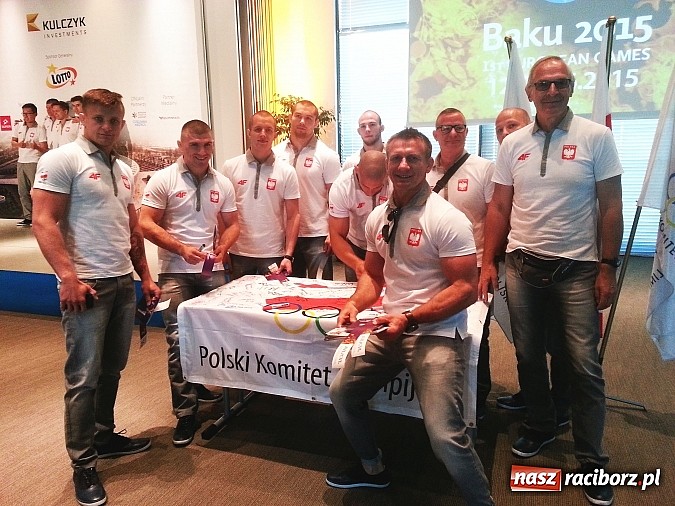 Zdjęcie w galerii na portalu naszraciborz.pl: Raciborscy zapaśnicy już w Baku wiadomości z regionu