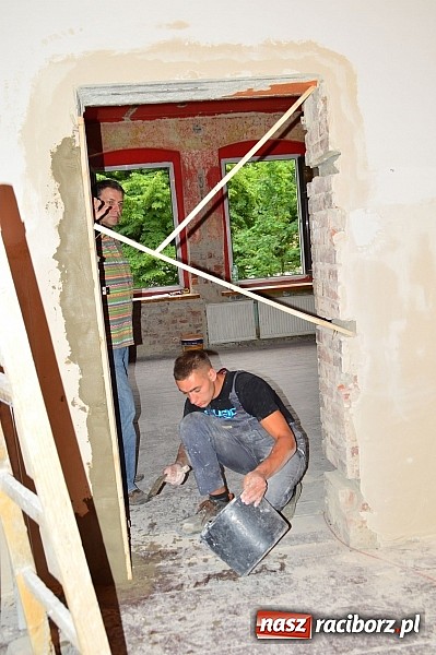 Zdjęcie w galerii na portalu naszraciborz.pl: Remont lokalu dla Stowarzyszenia na Rzecz Osób Niepełnosprawnych i Ich Otoczenia Spektrum idzie pełną parą wiadomości z regionu