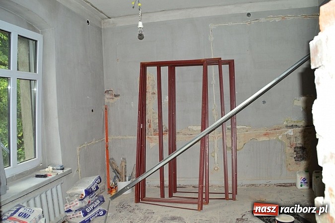 Zdjęcie w galerii na portalu naszraciborz.pl: Remont lokalu dla Stowarzyszenia na Rzecz Osób Niepełnosprawnych i Ich Otoczenia Spektrum idzie pełną parą wiadomości z regionu