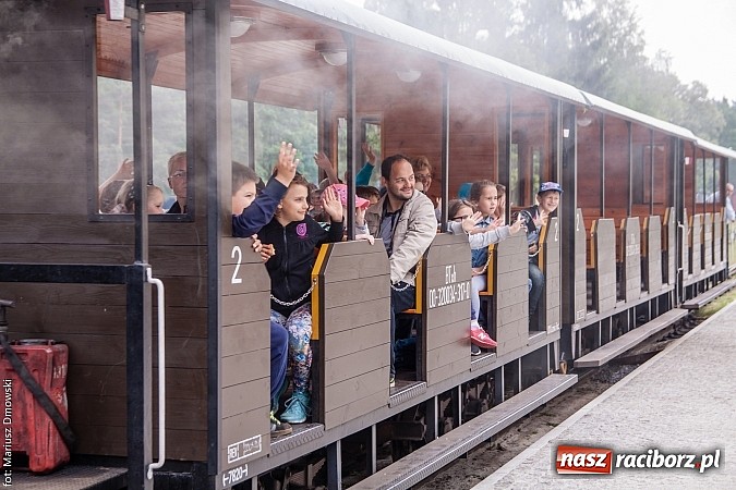 Zdjęcie w galerii na portalu naszraciborz.pl: Kierunek Gliwice czy Racibórz? Burmistrz Kuźni załatwia szyny i zastanawia się, gdzie je położyć z pomocą więźniów wiadomości z regionu