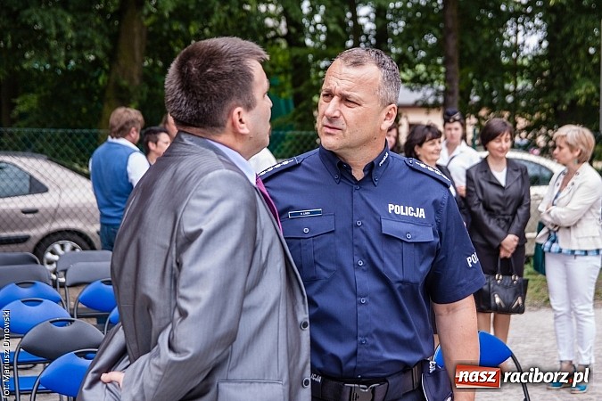 Zdjęcie w galerii na portalu naszraciborz.pl: Kierunek Gliwice czy Racibórz? Burmistrz Kuźni załatwia szyny i zastanawia się, gdzie je położyć z pomocą więźniów wiadomości z regionu