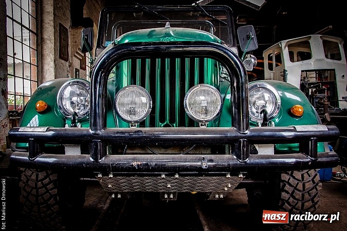 Zdjęcie w galerii na portalu naszraciborz.pl: Kierunek Gliwice czy Racibórz? Burmistrz Kuźni załatwia szyny i zastanawia się, gdzie je położyć z pomocą więźniów wiadomości z regionu